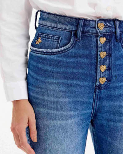 SUPER HIGH WAIST MOM JEANS HEARTS