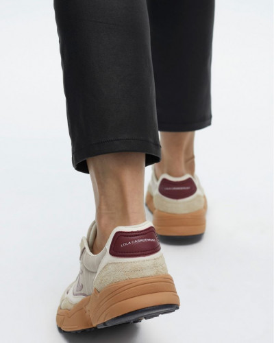 TRAINERS WITH RUNNING SOLE BEIGE AND BURGUNDY