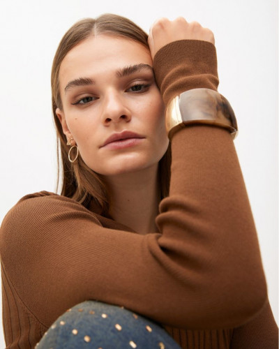 RIGID BANGLE WITH ACRYLIC PIECE