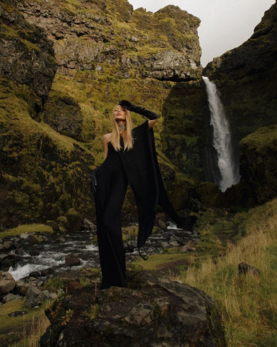 ONE SHOULDER BLACK JUMPSUIT